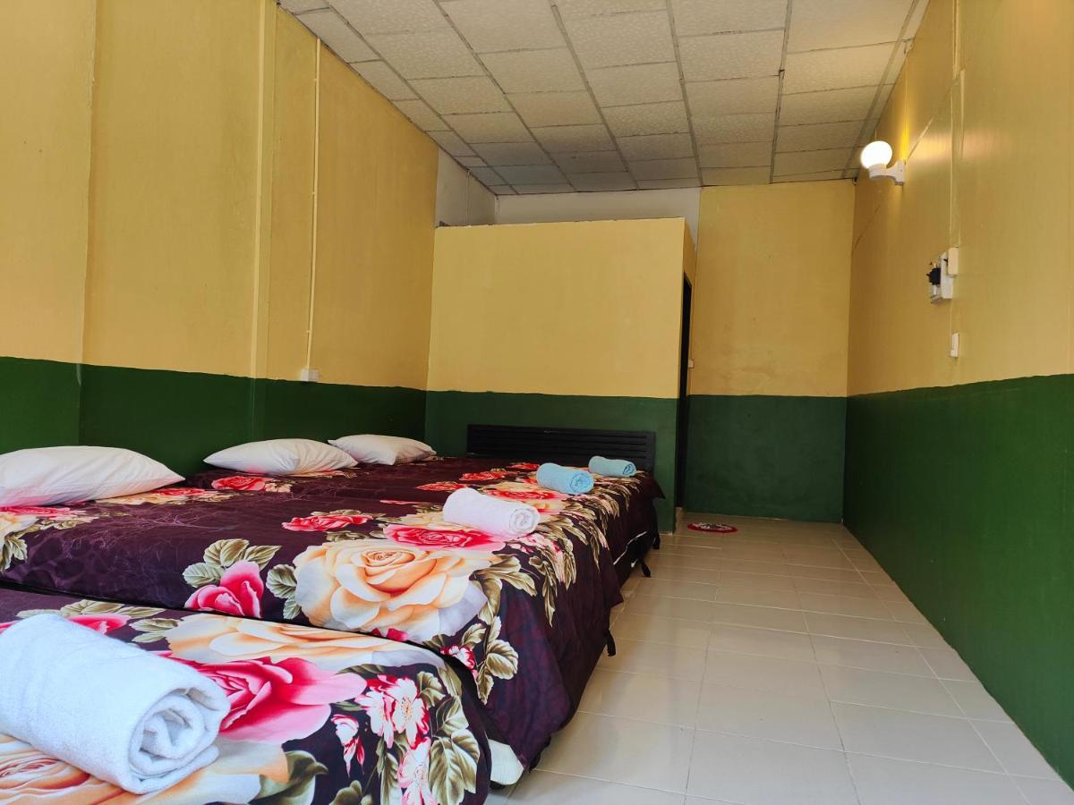 74 Guest House Hatrin Kültér fotó